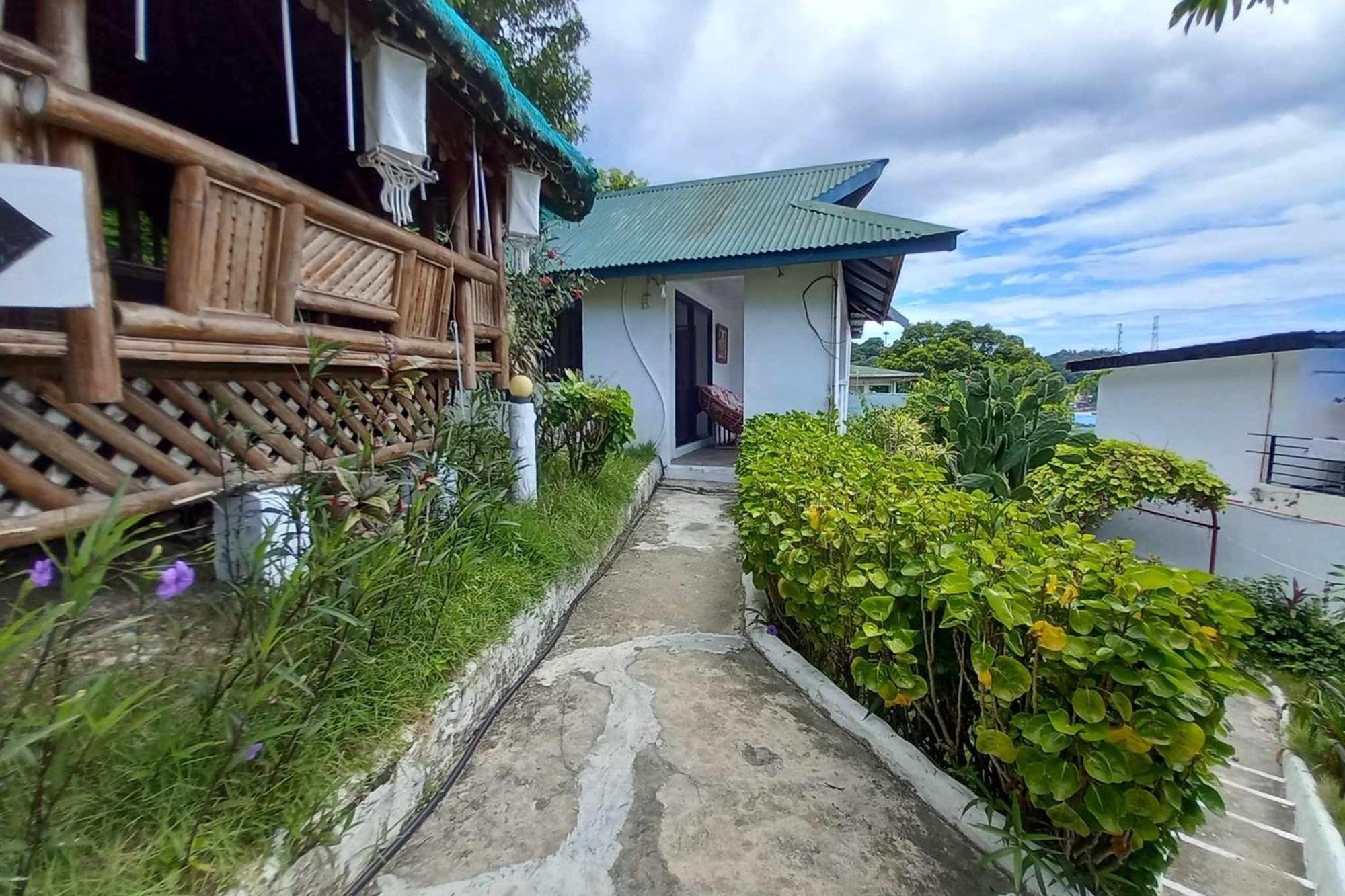 Bellevue Resort Puerto Galera Exterior foto